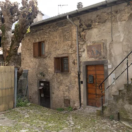La Corte Antica Di * 拉利奥