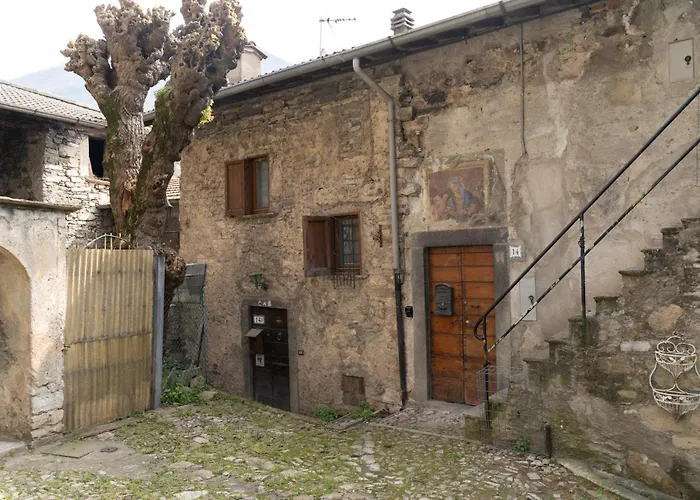 La Corte Antica Di * 拉利奥